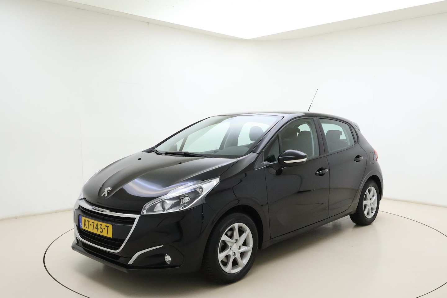 Peugeot 208 - 1.2 PureTech Blue Lion | Dealer onderhouden | Nette auto! | Trekhaak l Apple Carplay & And - AutoWereld.nl