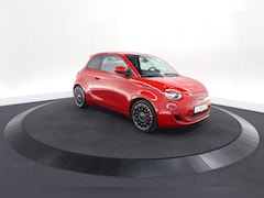 Fiat 500 - Icon 42 kWh | Camera | 17" velgen | Keyless start | Navigatie | Apple Carplay