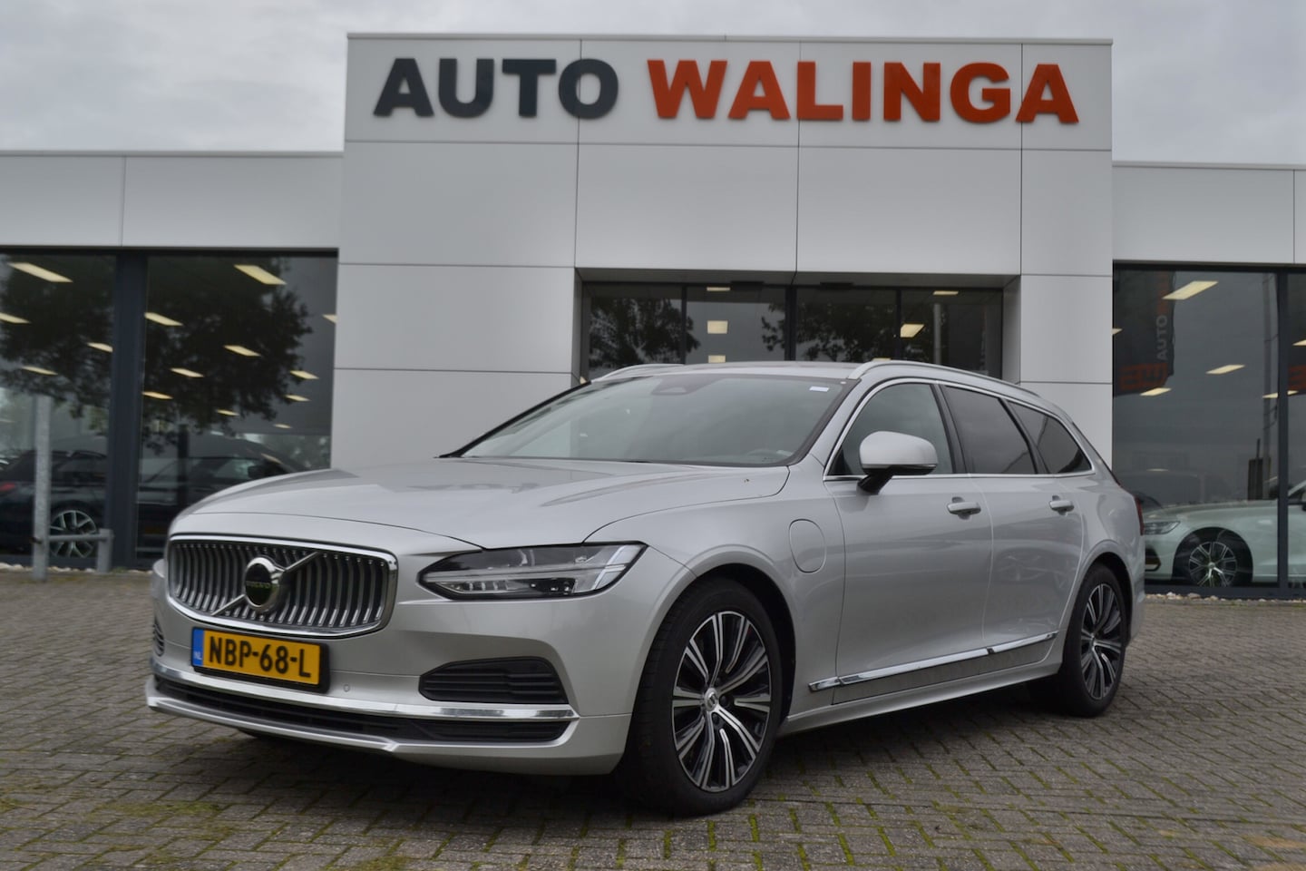 Volvo V90 - 2.0 T6 AWD | Leer | Comfortstoelen | Adap. Cr | Carplay | Stuur en Stoelverw | Camera | Tr - AutoWereld.nl