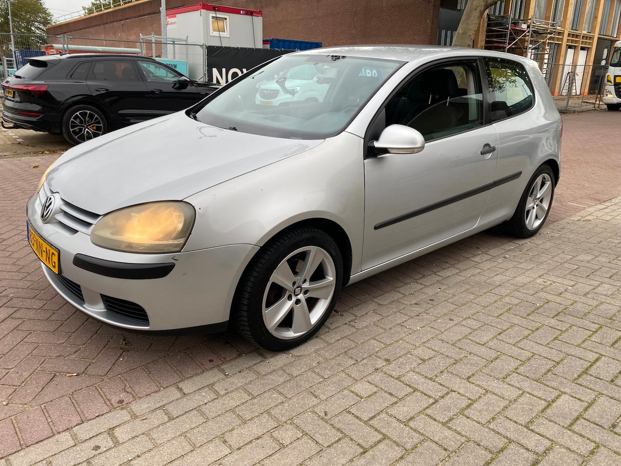 Volkswagen Golf - 1.6 FSI Trendline / Airco / Elek ramen / MOTOR REVISIE GEHAD BIJ 150 DKM / factuur aanwezi - AutoWereld.nl