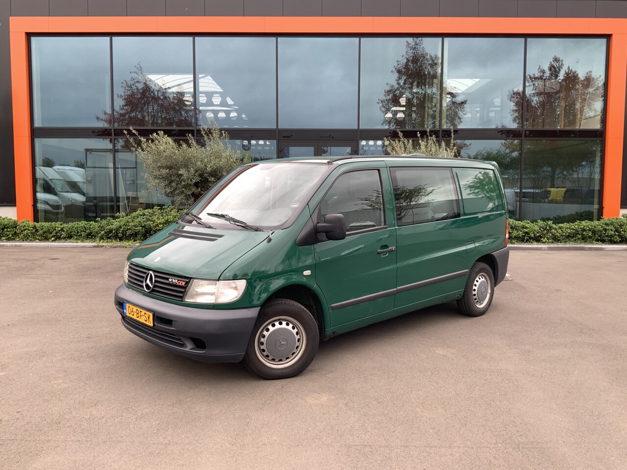 Mercedes-Benz Vito - 108 CDI Amigo Dub Cab 5 Zits Airco Trekhaak 2000 kg Marge Geen BTW - AutoWereld.nl