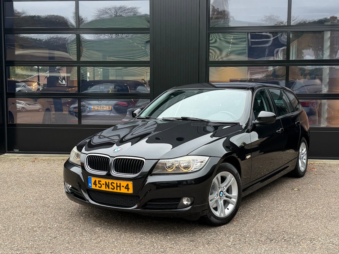 BMW 3-serie Touring - 318i Executive CarPlay - AutoWereld.nl
