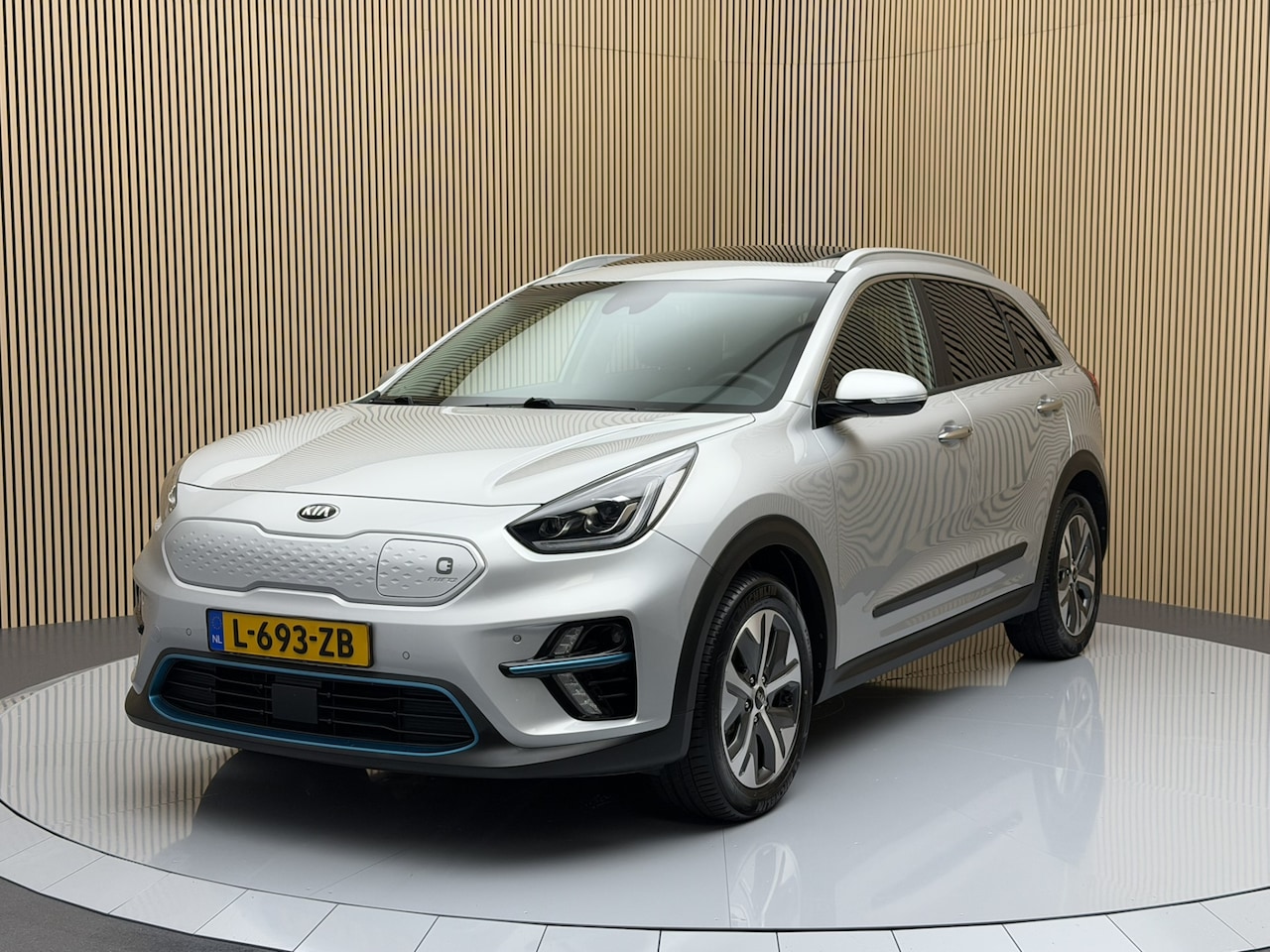Kia e-Niro - DynamicPlusLine 64 kWh SOH 96,6% | Schuif/Kanteldak | Camera | Stoel/Stuurverwarming | Car - AutoWereld.nl
