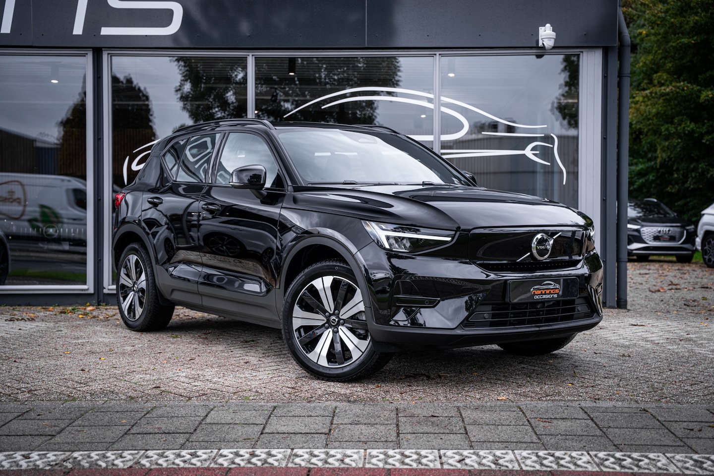Volvo XC40 - Recharge Core|Stoel/Stuurverwarming|Lane Assist|Achteruitrijcamera|Cruise|Carplay|Grootlic - AutoWereld.nl