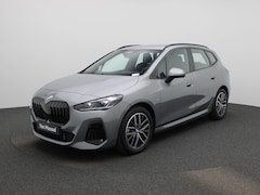 BMW 2-serie Active Tourer - 218i M-Sport AUTOMAAT | Carplay | Camera | CruiseControl | Stoelverwarming | Navigatie | M