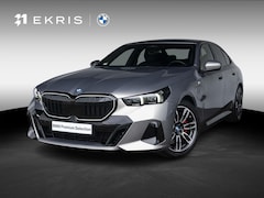 BMW 5-serie - 530e | M Sportpakket Pro | 19 inch | Driving Assistant Plus | Harman Kardon | Achteruitrij