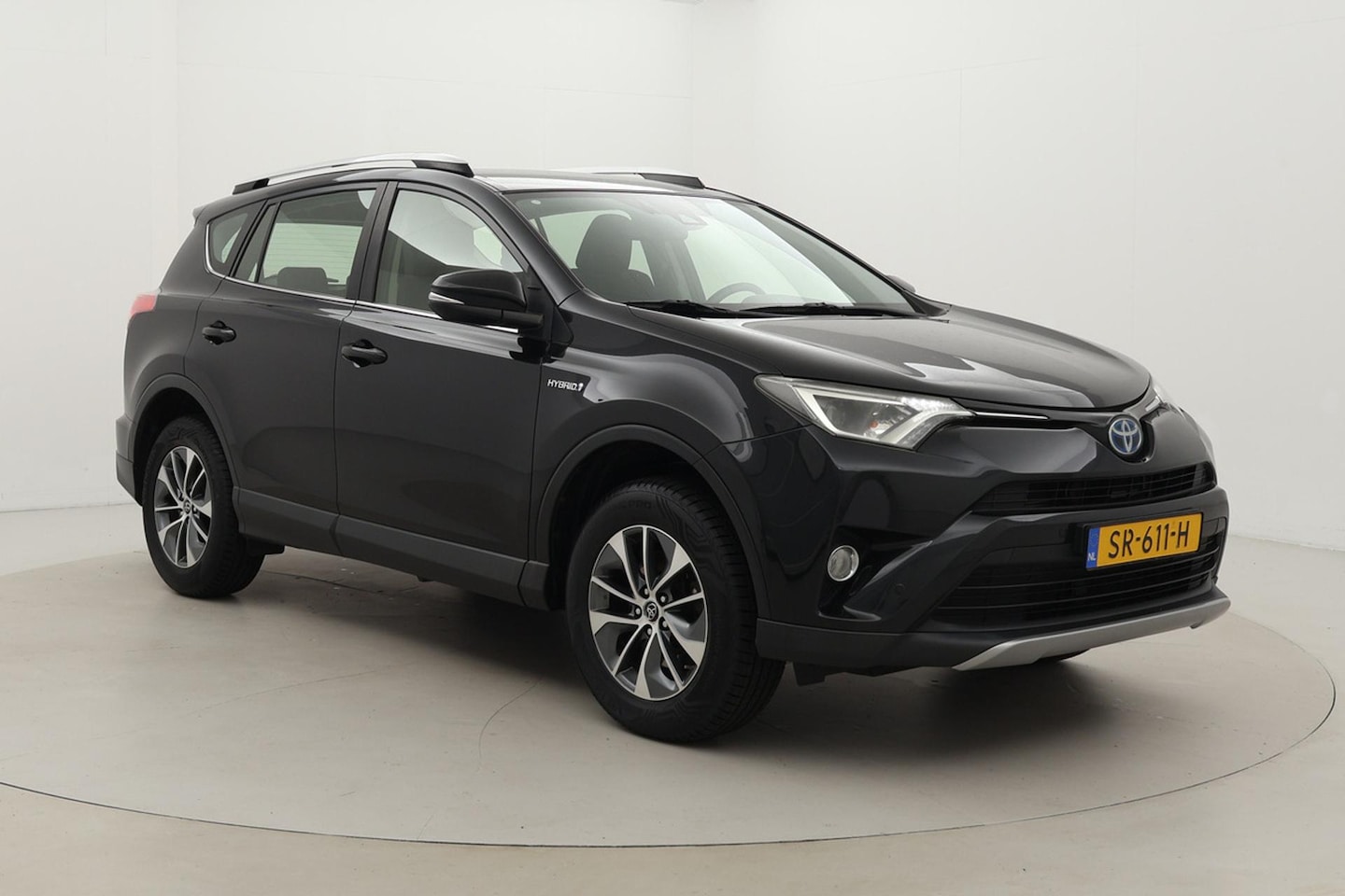 Toyota RAV4 - 2.5 Hybrid AWD Energy | Trekhaak (1.650 KG) | Navigatie | Keyless | Adaptive Cruise | Clim - AutoWereld.nl