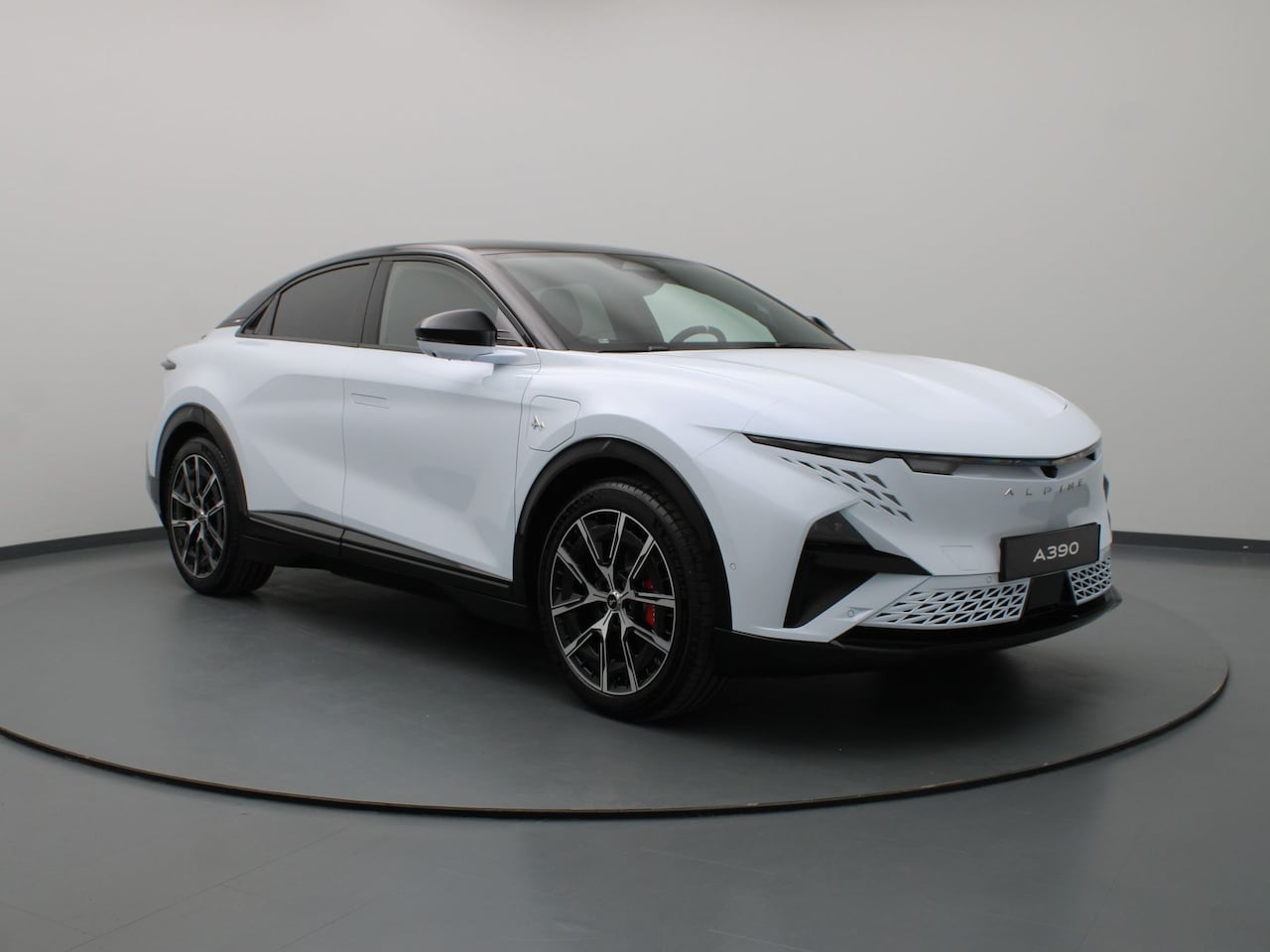 Alpine A390 - GT 89kWh Devialet XtremeSound | 360° Camera | Pack Driving | 22kW Boordlader - AutoWereld.nl