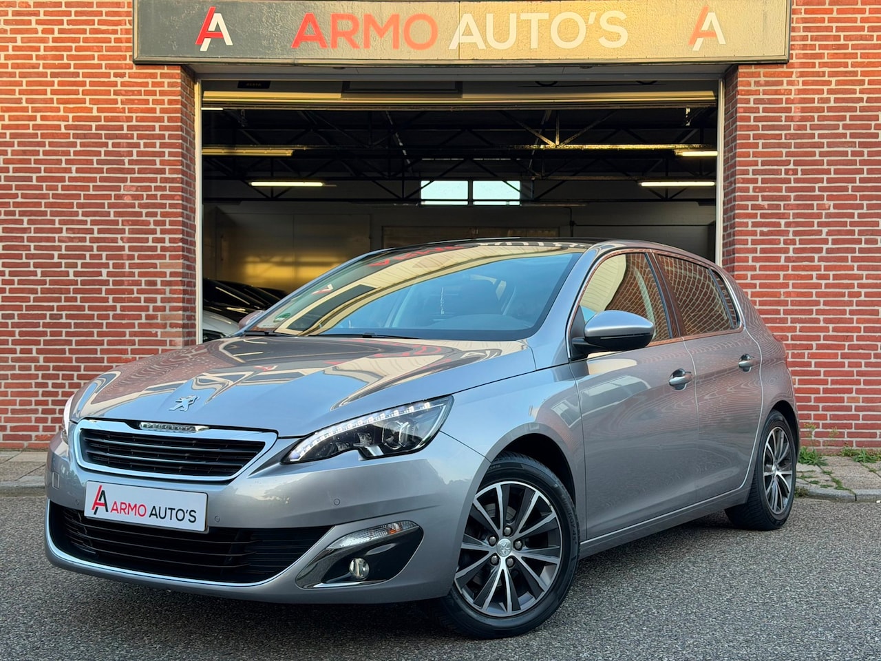 Peugeot 308 - 1.6 THP Première | Airco | Navi | Pano - AutoWereld.nl