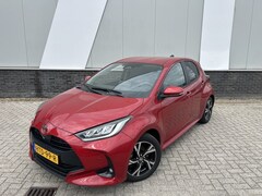 Toyota Yaris - 1.5 Hybrid 115 Dynamic met Comfort Pack PDC v+a Dode hoek detectie Stoelverw