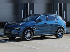 Lynk & Co 01 - | Panoramadak | Camera achter | Apple carplay/Android auto| Stoelverwarming | Adaptieve cr