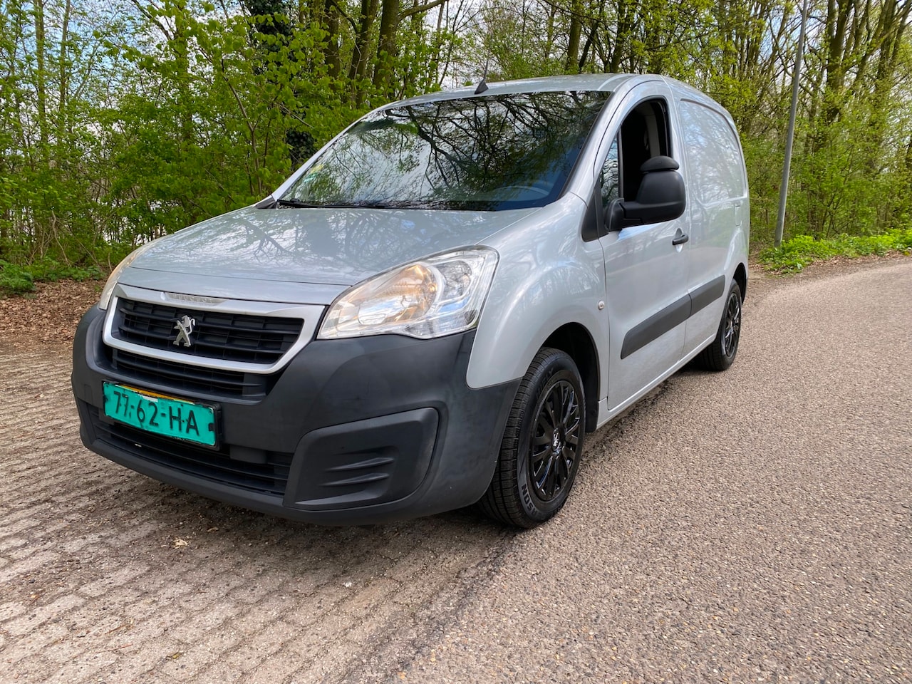 Peugeot Partner - GEEN BTW !!! CRUISE ! Airco ! 1.6 BlueHDi 75 L1 Première - AutoWereld.nl