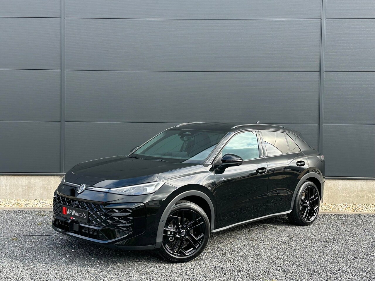 Volkswagen T-Roc - 1.5 TSI R-Line Edition IQ. Light | Apple Carplay | Clima | Camera - AutoWereld.nl