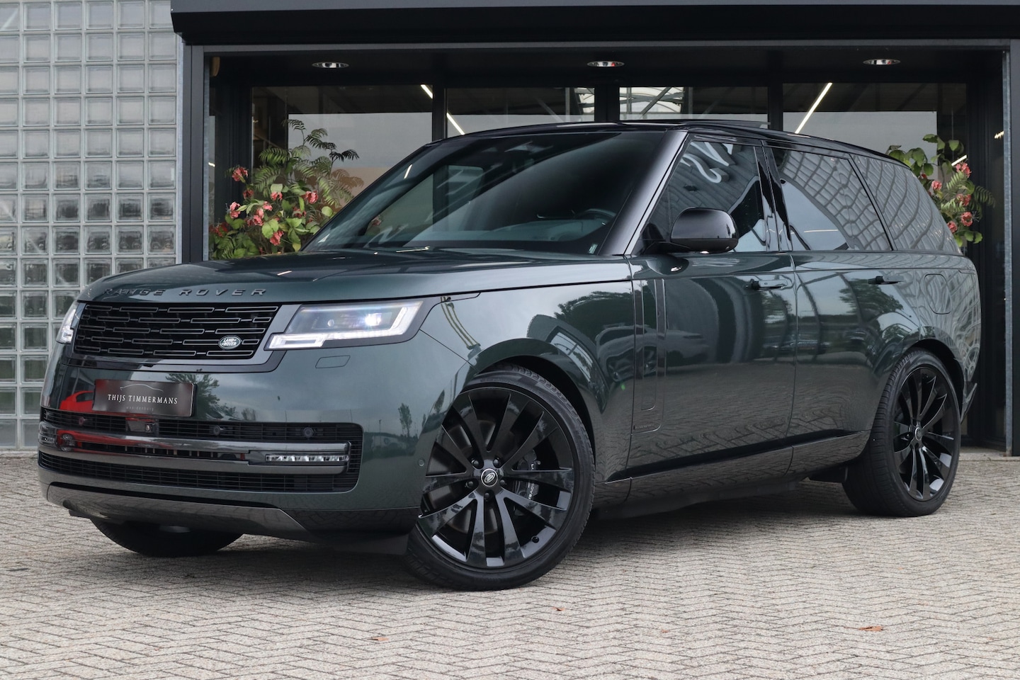 Land Rover Range Rover - P550e Autobiography | Meridian Signature Audio, 23", Achterasbesturing, Massage, Trekhaak, - AutoWereld.nl