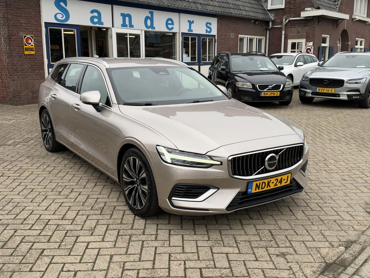 Volvo V60 - 2.0 T6 Recharge AWD Plus Bright Long Range - AutoWereld.nl