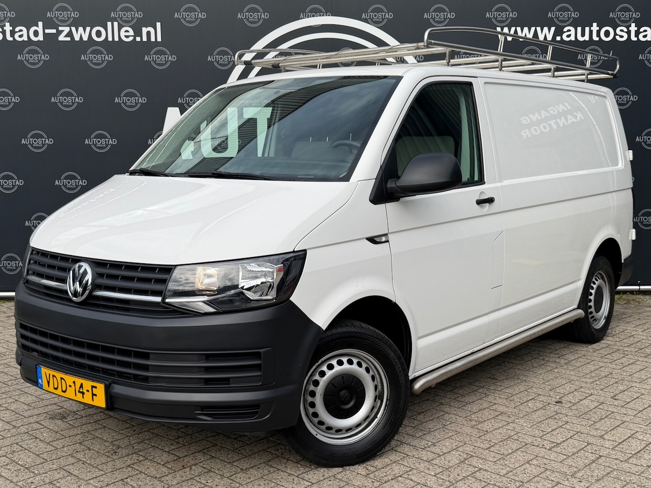 Volkswagen Transporter - 2.0 TDI L1H1 Dak Imperiaal / 3 Zits / Euro 6 / NAP / APK / Airco - AutoWereld.nl
