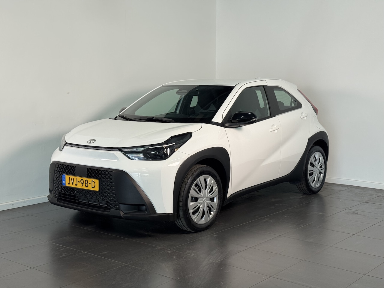 Toyota Aygo X - Hybrid 115 play Apple Carplay-Android Auto | Achteruitrijcamera - AutoWereld.nl