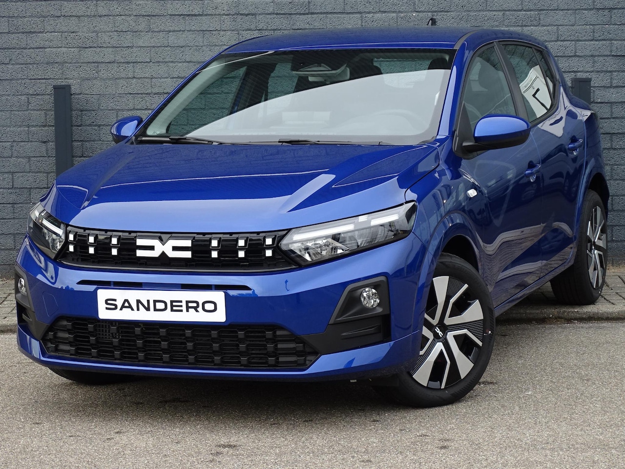 Dacia Sandero - 1.0 TCe 100 expression PACK MEDIA NAV LIVE MET APPLE CARPLAY & ANDROID AUTO / METALLIC LAK - AutoWereld.nl