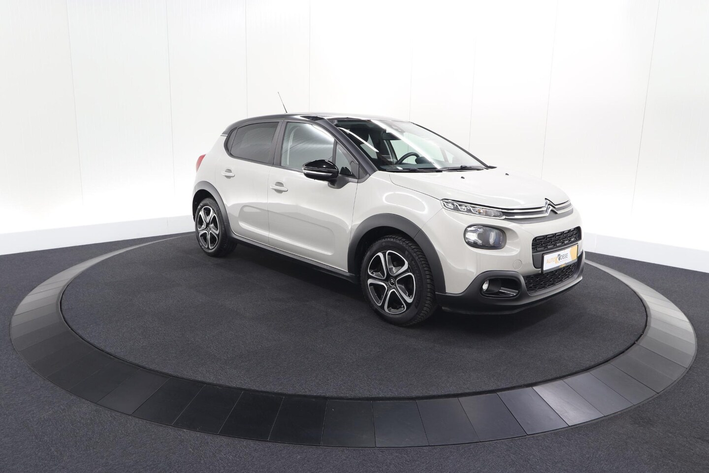 Citroën C3 - PureTech 82 Feel | Parkeersensoren | Apple Carplay | Navigatie | Zwart dak - AutoWereld.nl