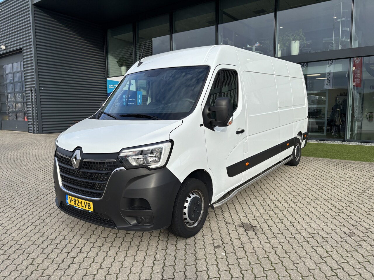 Renault Master - 135 L3H2 Parkeersensoren + PostNL inrichting - AutoWereld.nl