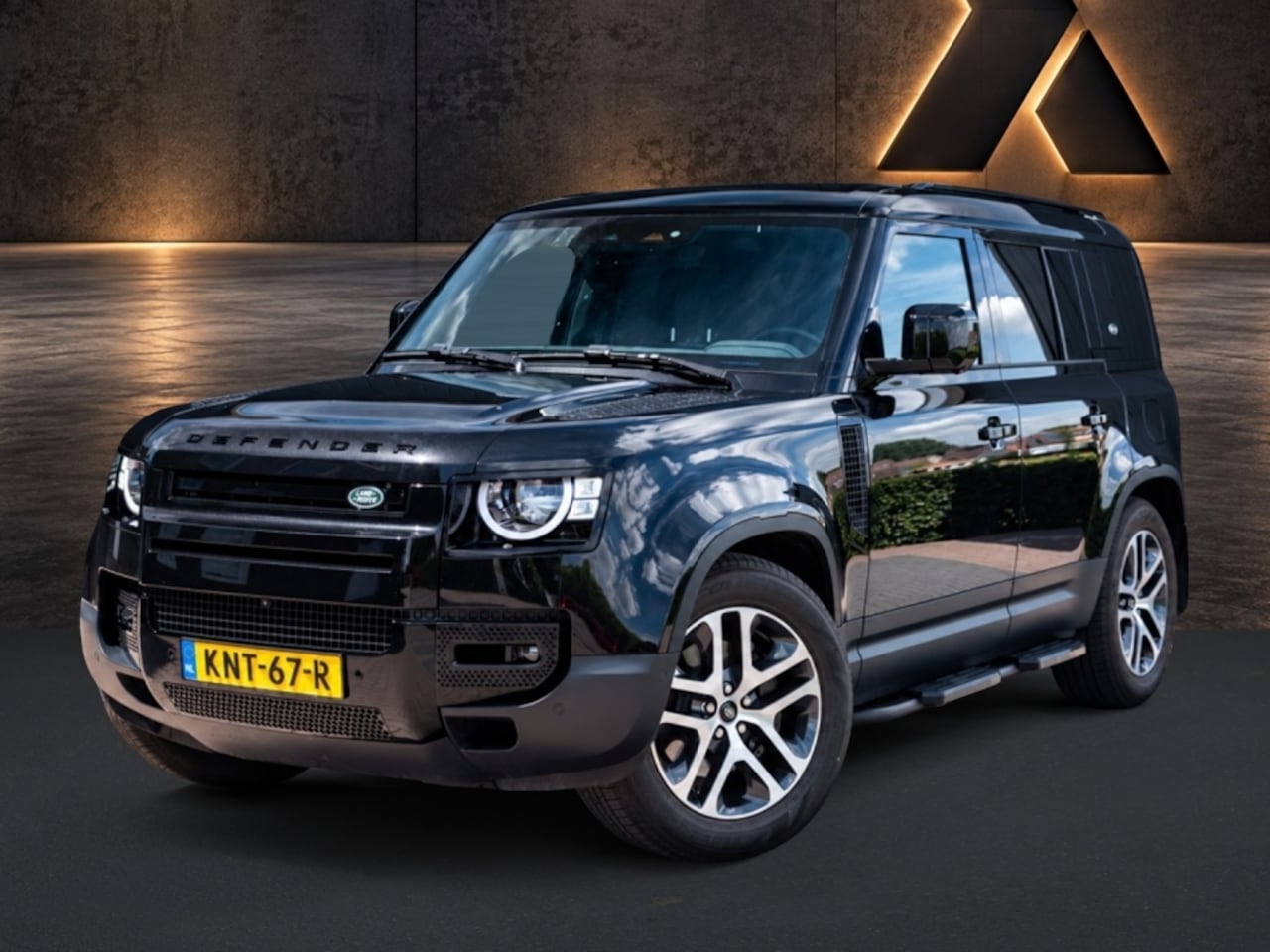 Land Rover Defender 110 - 2.0 P400e S | Uitrusting SE Niveau | Santorini Black | 404 pk Plug-in Hybrid | Indrukwekke - AutoWereld.nl