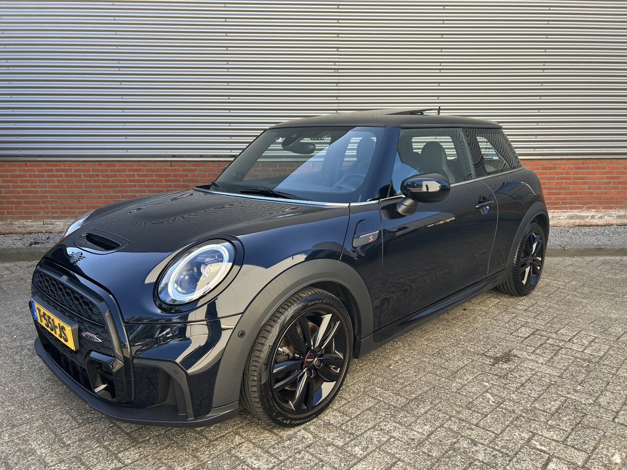 MINI 3-Deurs - 2.0 Cooper S Rockingham GT Edition | Automaat | Panoramadak | Stoelverwarming | Camera | - AutoWereld.nl