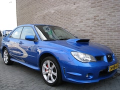 Subaru Impreza - 2.5 WRX - Sportstoelen - Radio-/CD speler - Climate control - Skiluik
