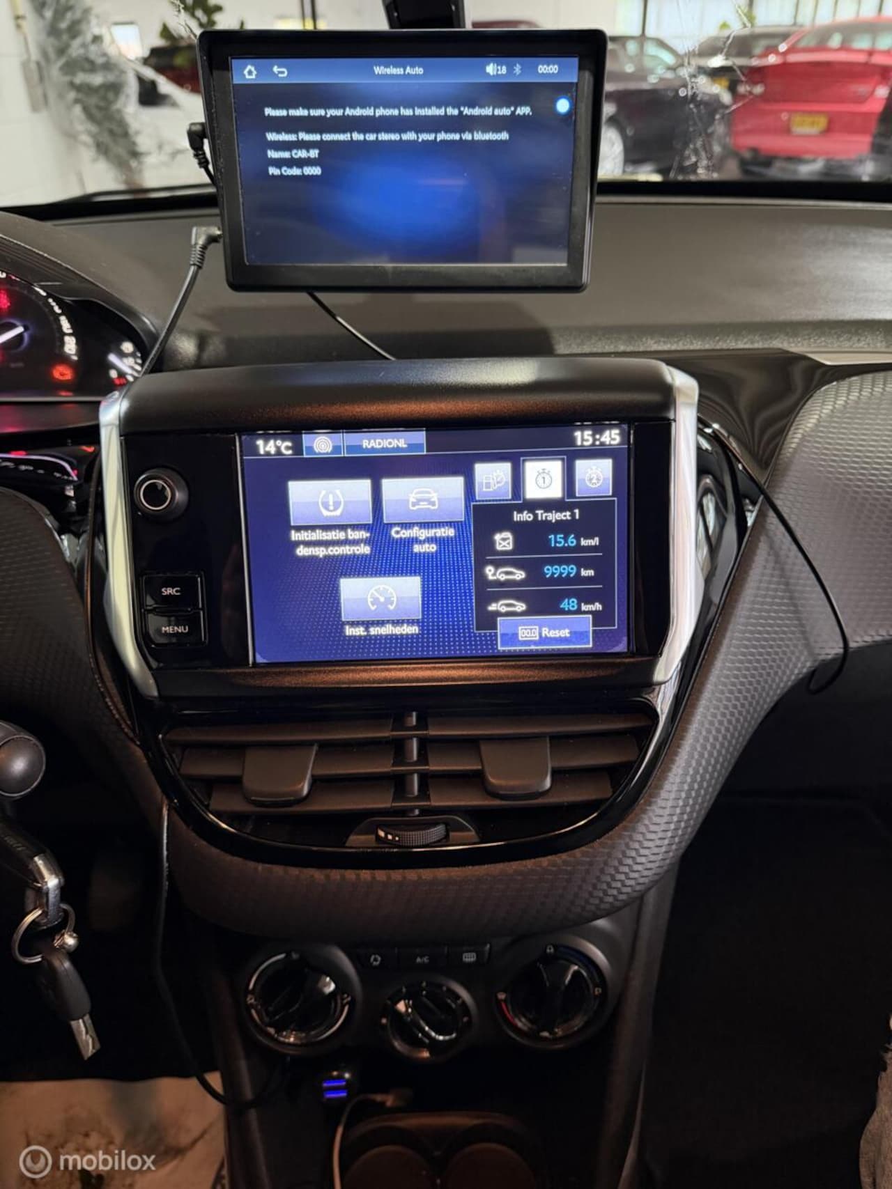 Peugeot 2008 - 1.2 PureTech Style Apk - Airco - Achteruitrijcamera - Cruise