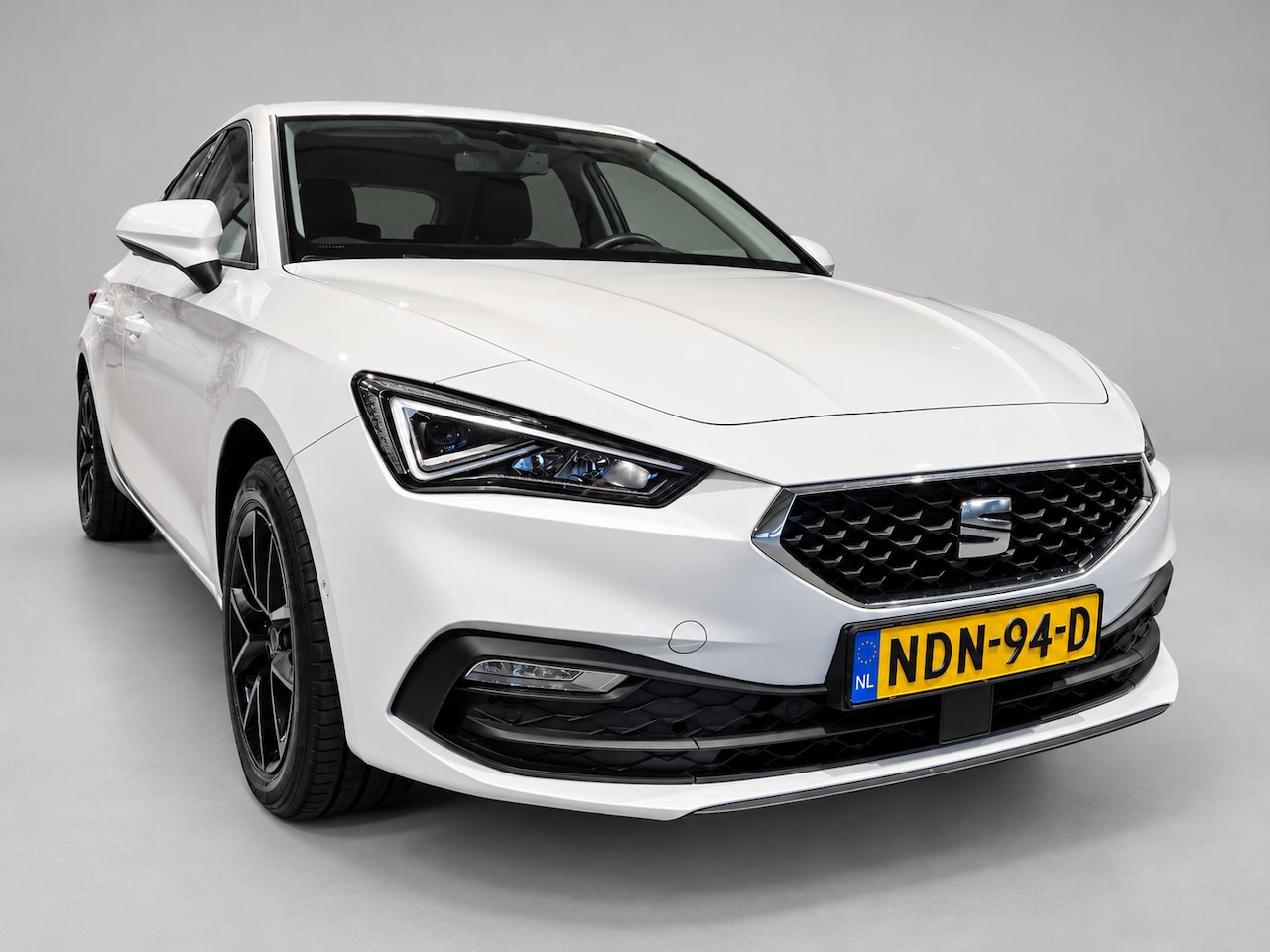 SEAT Leon - 1.0 eTSI Style Business Intense - Navi - Adapt Cruise - Camera - LED - Incl BTW - AutoWereld.nl