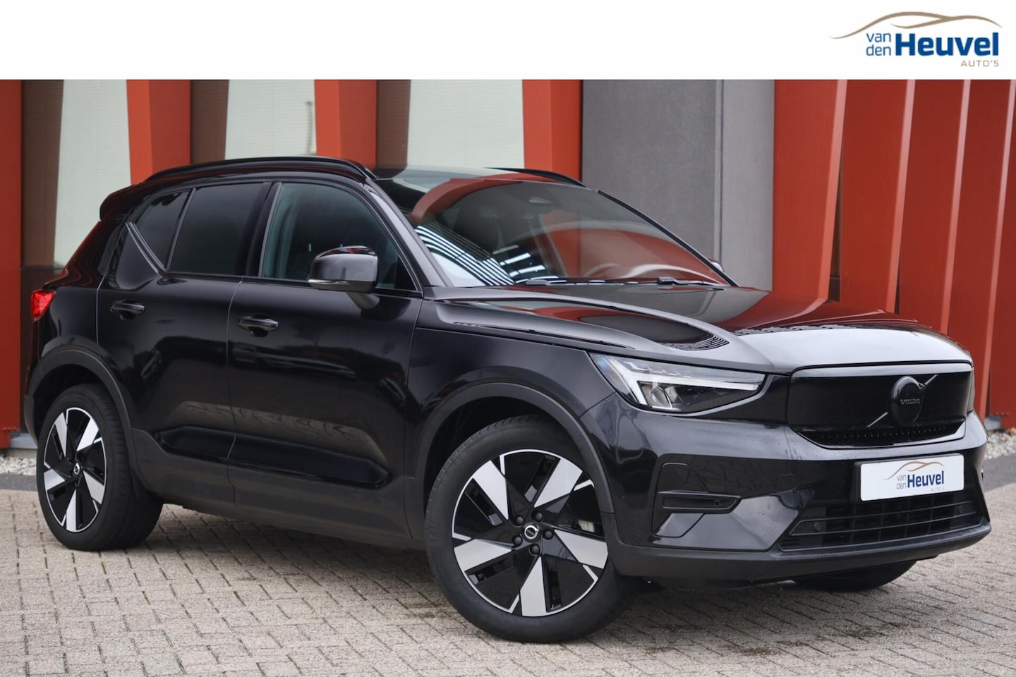 Volvo XC40 - Recharge Core 70 kWh | Parkeercamera | SoH 95% | Apple carplay | L.M. Velgen | Keyless - AutoWereld.nl