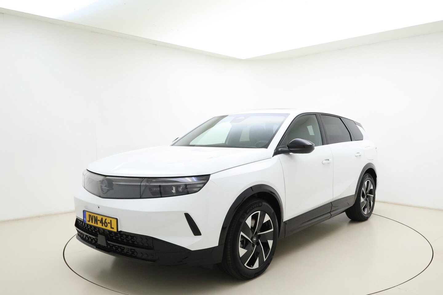 Opel Grandland Electric - Business Edition 73 kWh 215 Pk | 520km WLTP | Focal | Stoelen/Stuur Verwarming | Electrisc - AutoWereld.nl