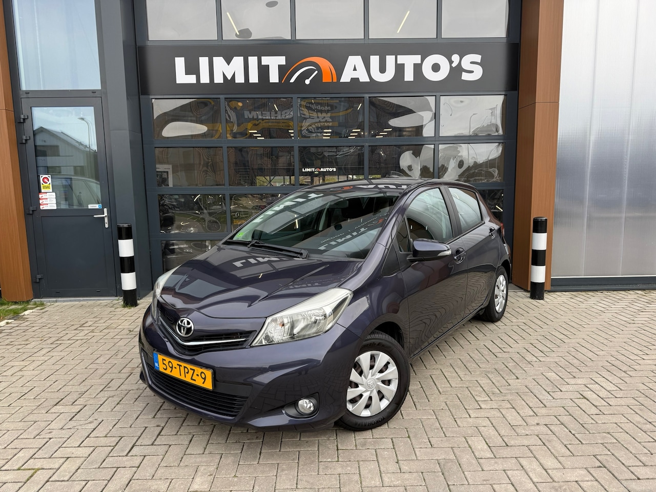 Toyota Yaris - 1.0 VVT-i Aspiration Airco/Navi/Camera/El.ramen/Nap/Apk - AutoWereld.nl
