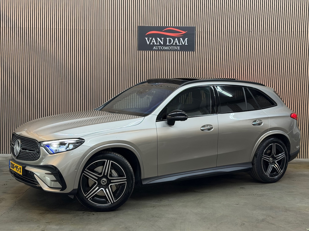 Mercedes-Benz GLC-klasse - 200 4MATIC AMG Line 2023 PANO LEDER LED - AutoWereld.nl