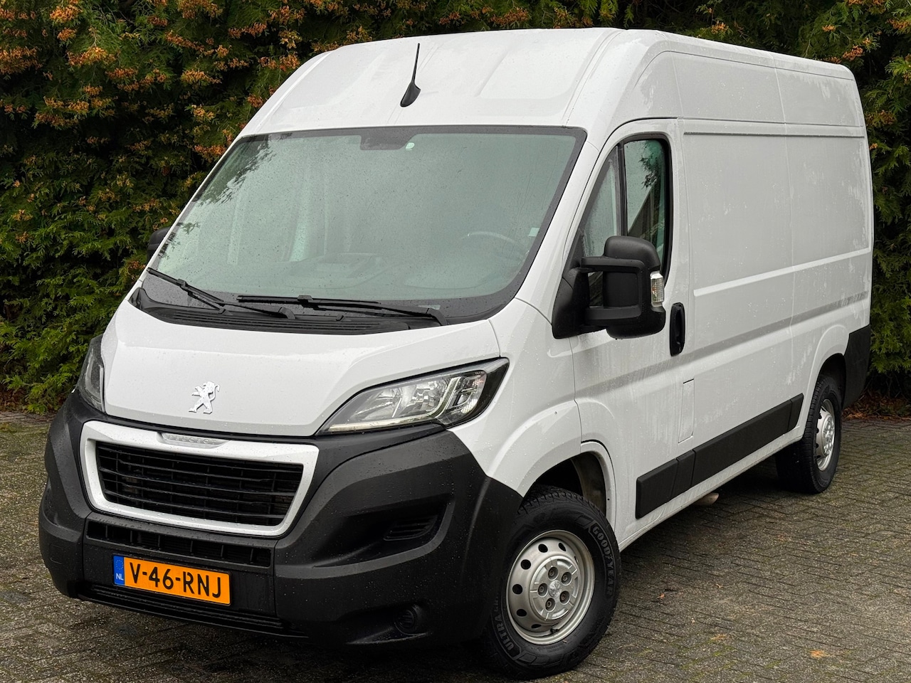 Peugeot Boxer - 333 2.2 BlueHDi 120 L2H2 Asphalt 333 2.2 BlueHDi 120 L2H2 Asphalt - AutoWereld.nl