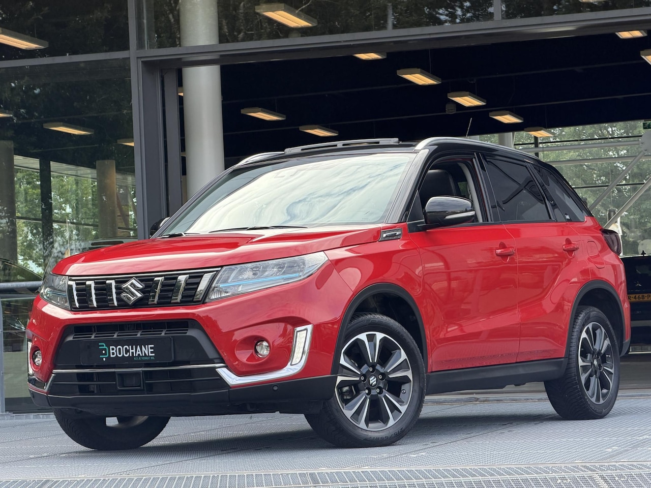 Suzuki Vitara - 1.4 Smart Hybrid Style AllGrip 129PK | Schuifkanteldak | Trekhaak | Navigatie | Carplay | - AutoWereld.nl
