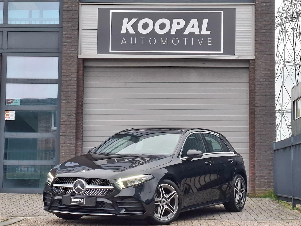 Mercedes-Benz A-klasse - 180 AMG Line | Dealer Onderhouden | Widescreen | - AutoWereld.nl