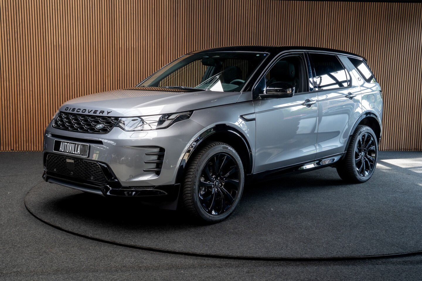 Land Rover Discovery Sport - 1.5 P270e Dynamic SE Full Options SOH: 98,7% Panodak Leer Navi Camera PDC LM velgen Elektr - AutoWereld.nl