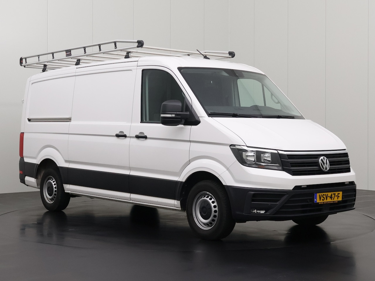 Volkswagen Crafter - 2.0TDI L3H2 Imperiaal | trekhaak | Kastinrichting | Navigatie | Multimedia | Camera | 3-Zi - AutoWereld.nl