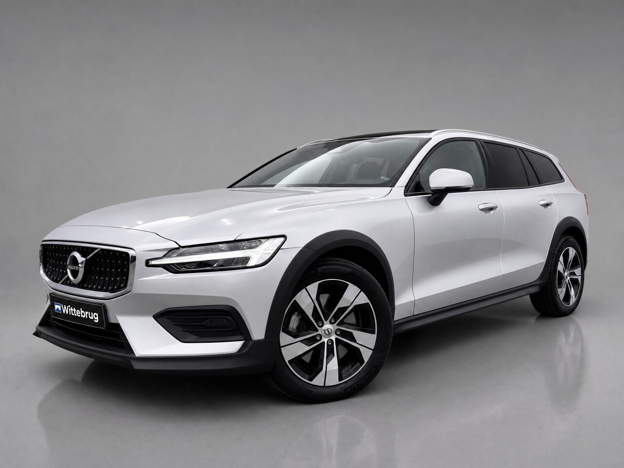 Volvo V60 Cross Country - 2.0 T5 AWD / Digitaal dashboard / Navigatie / Camera / App connect / Lichtmetaal 18 inch - AutoWereld.nl