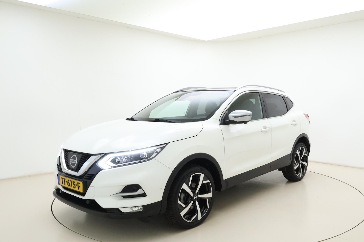 Nissan Qashqai - 1.2 Tekna + | Nappa Lederen bekleding | BOSE audio system | Keyless | Panoramadak | Keyles - AutoWereld.nl