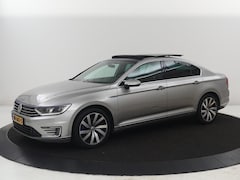Volkswagen Passat - 1.4 TSI GTE Highline | Panoramadak | Leder/alcantara | Adaptive cruise SOH 73, 4% | Stoelv