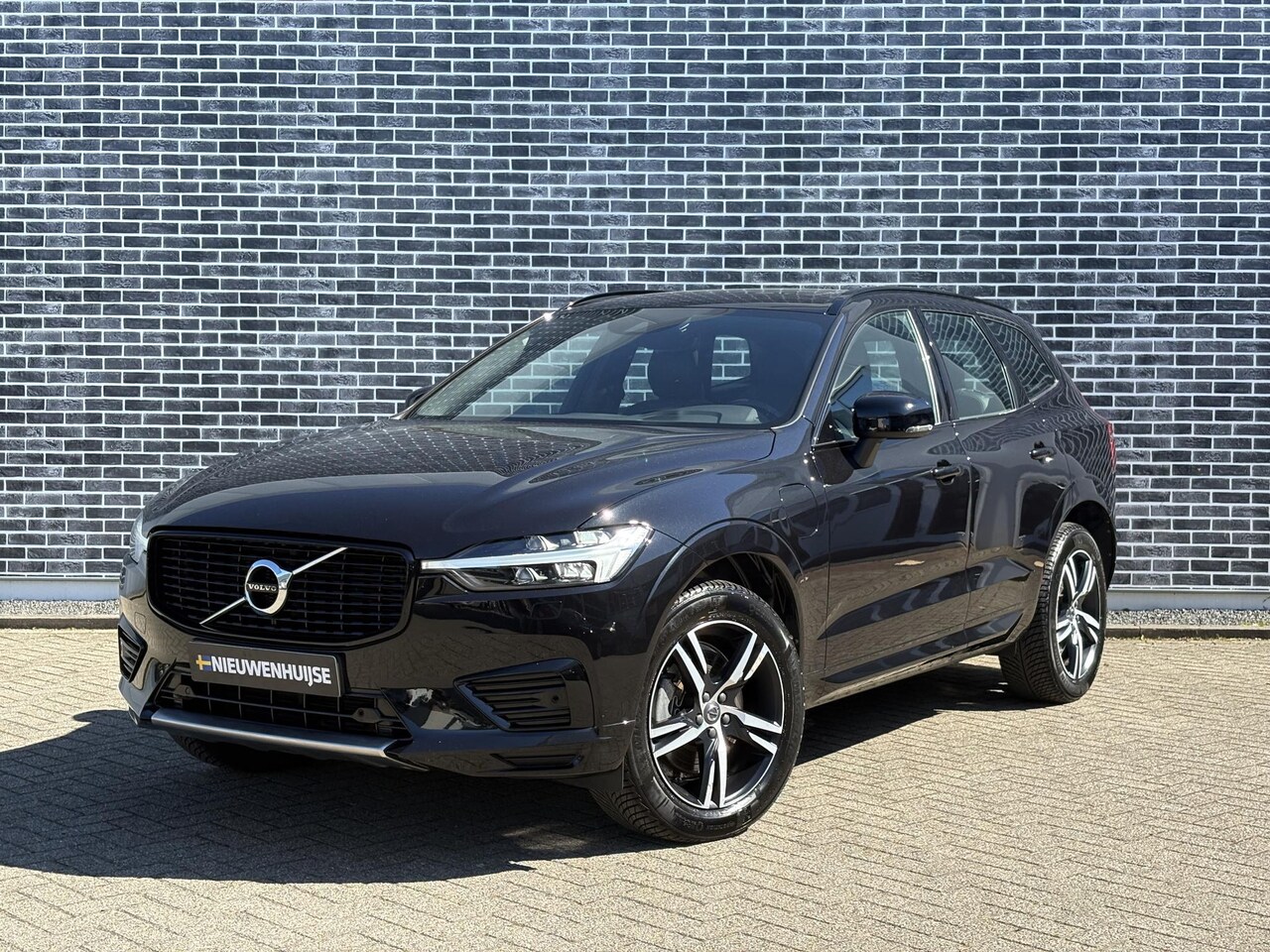Volvo XC60 - 2.0 Recharge T6 AWD R-Design | Plug-in Hybrid (PHEV) | Achteruitrijcamera | Panoramadak | - AutoWereld.nl