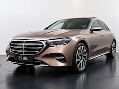 Mercedes-Benz E-klasse - 300 e 4MATIC Exclusive Line | Panorama - Schuifdak | Hyperscreen | Head-Up Display | Distr
