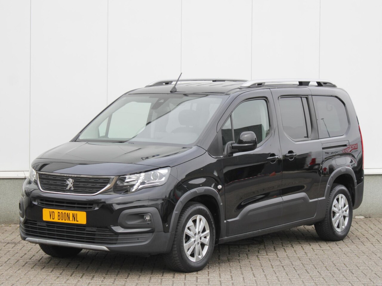 Peugeot Rifter Long - 1.2 Puretech Long Allure Automaat | Carplay / Android Auto | Clima | Park sens - AutoWereld.nl