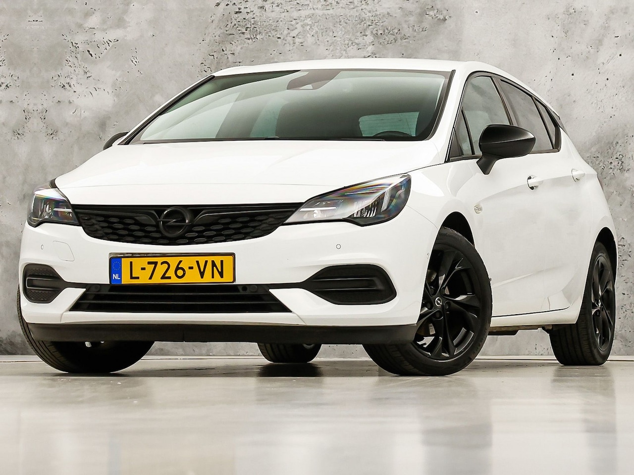 Opel Astra - 1.2 Design & Tech 131Pk (APPLE CARPLAY, NAVIGATIE, CLIMATE, CAMERA, ADAPTIVE CRUISE, SPORT - AutoWereld.nl