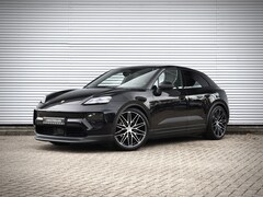 Porsche Macan - 4 100kWh | Pano | Luchtvering | PDLS | Sport Chrono | Bose | 22 inch | NL Auto |