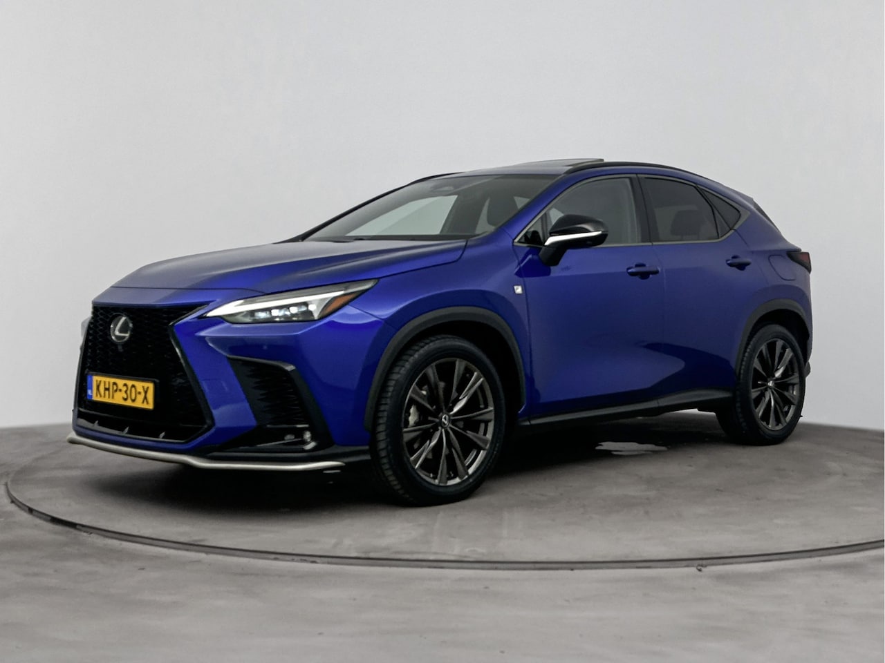 Lexus NX - 450h+ AWD F-Sport Line | Glazen Schuifdak | Zwart Leder Interieur | - AutoWereld.nl