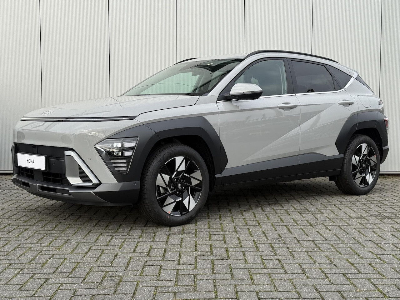 Hyundai Kona - 1.6 GDI HEV Premium / Demo Deal / MY 26 / Zwart Leder / Stoelverkoeling / Stoelverwarming - AutoWereld.nl