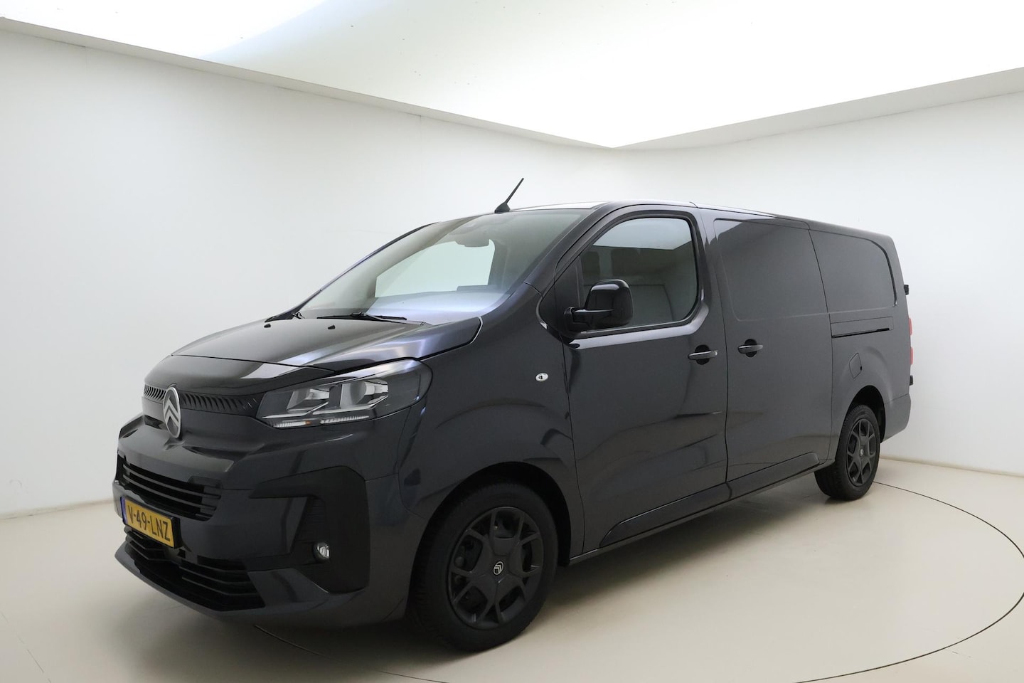 Citroën Jumpy - 2.0 BlueHDI 145 S&S L3 Automaat | Navigatie | Dubbele zijschuifdeur | Climate control | Li - AutoWereld.nl