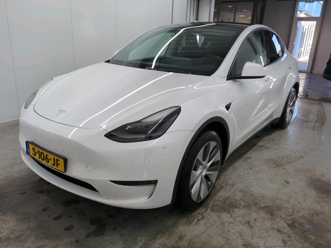 Tesla Model Y - Long Range AWD 75kWh 351pk [ TREKHAAK+AMD RYZEN+AUTOPILOT+19 INCH+PREMIUM AUDIO ] - AutoWereld.nl
